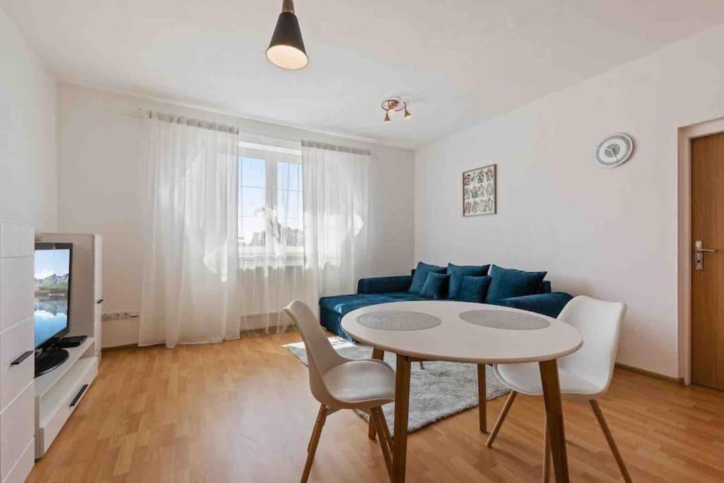 Modern & Cozy Apartment Near Hockey & Football Arena Bratislava Dış mekan fotoğraf
